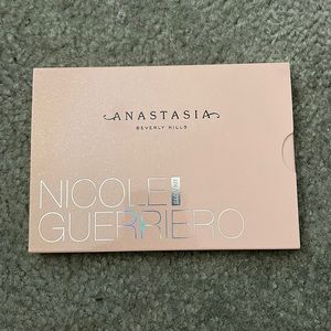 Anastasia Beverly Hills ABH Nicole Guerrero Glow Kit BNIB New Unused